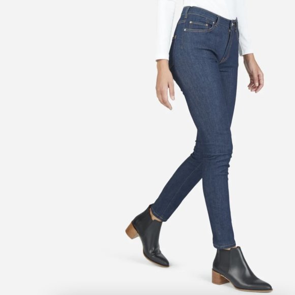 Everlane | The Heel Boot in Black w Natural Heel - Picture 2 of 6